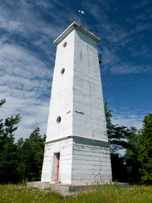 Hiiessaar front range lighthouse - Copyright 2009 Tuderna