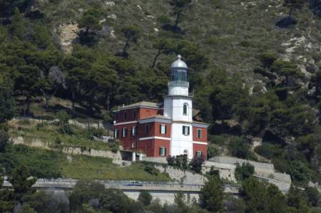 Capo delle Mele Lighthouse - Copyright 2007 Gherardo IZ1DSH