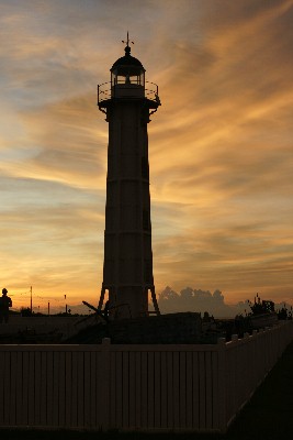 Windward Point Lighthouse at Sunrise - Copyright 2008 Bill Verebely   W4WV  KG4WV