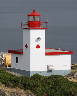 Merry Island Lighthouse - Copyright 2013 Richard Paddle