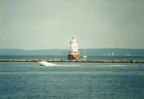 Stamford Harbor Lighthouse - Copyright 2001 KF4ZLO