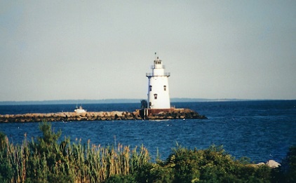 Saybrook Breakwater Lighthouse - Copyright 2001 KF4ZLO