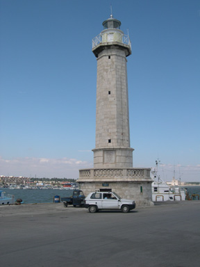 Molfetta lighthouse - Copyright 2005 ARI Molfetta