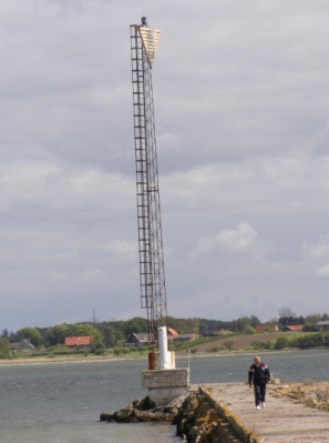 DEN-219 - Copyright 2013 I2AE