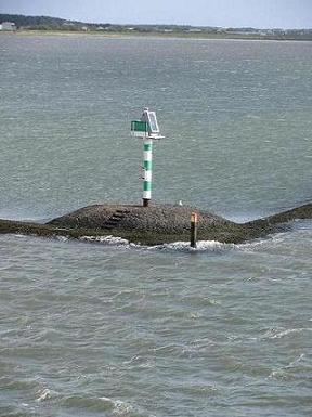 Terschelling Harbour Entranc reen - Copyright 2013 