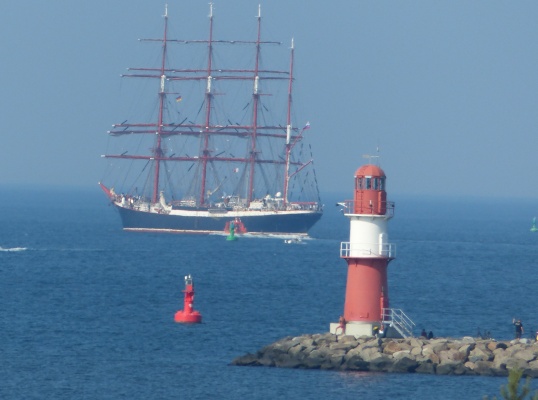 LH Ostmole / Warnemuende - Public Domain Ralf-DK5AN