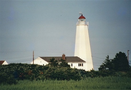 Lynde Point Lighthouse - Copyright 2001 KF4ZLO