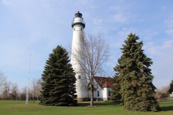 Wind Point Lighthouse - Public Domain Paul Schumacher KD9FM