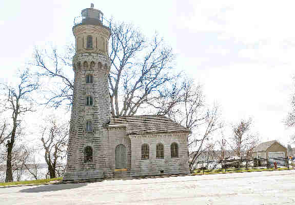 Ft. Niagara lighthouse - Copyright 2022 