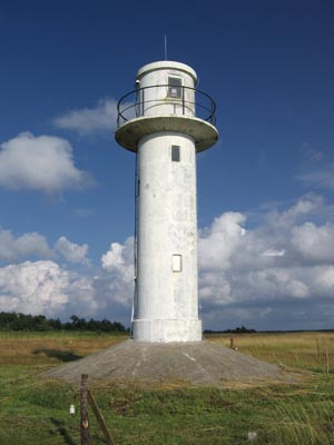 Emmaste front range light beacon - Copyright 2005 Tuderna